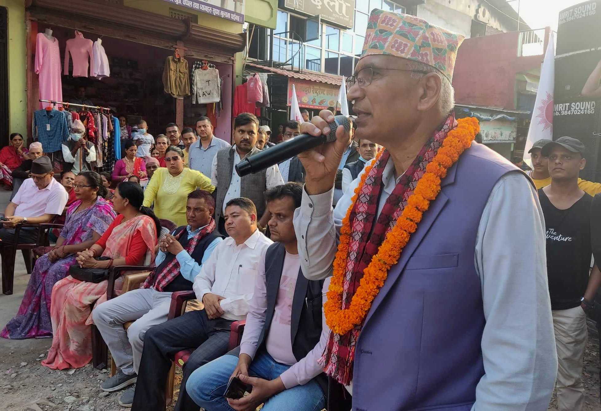 तिनाउ वारि र पारिको विकास समान ढंगले अघि बढाउँछौ : पौडेल